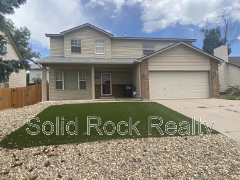 2635 Leoti Dr — Photo 1