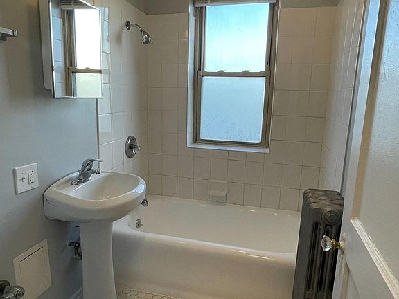 5th image of 1738 W 81st St Unit 3