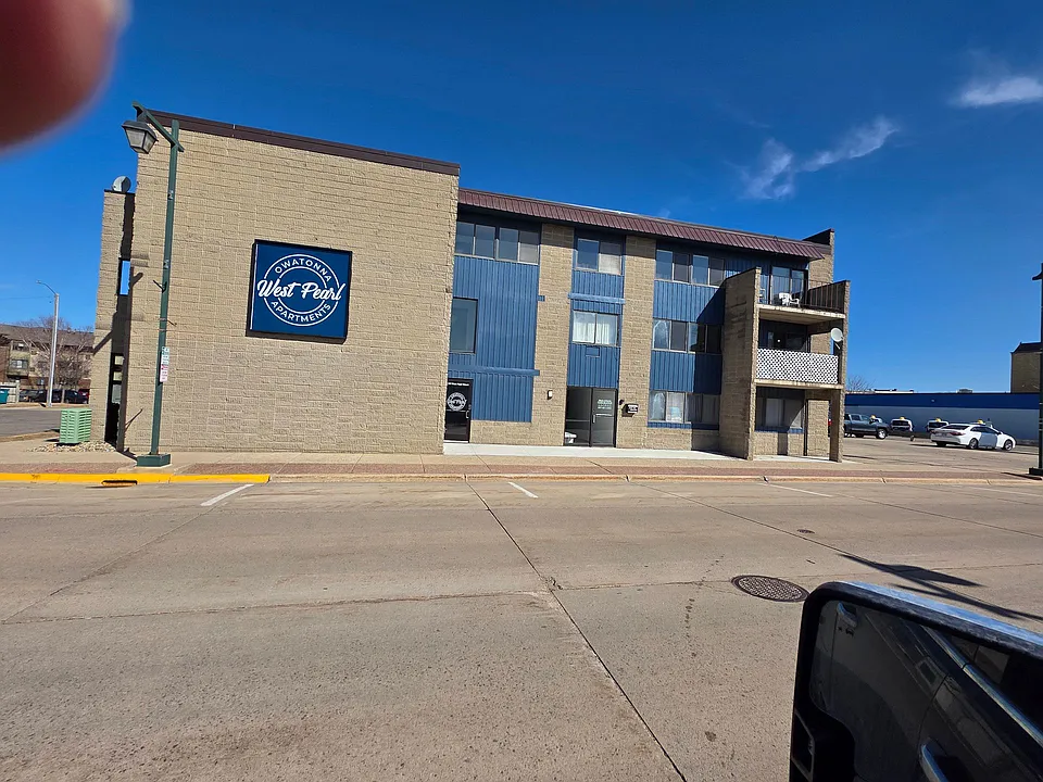 140 W Pearl St