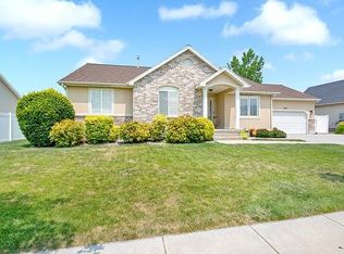 908 W 2150 S, Woods Cross, UT 84087