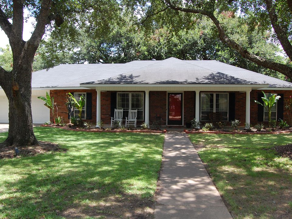 1st image of 409 Hartwood Dr