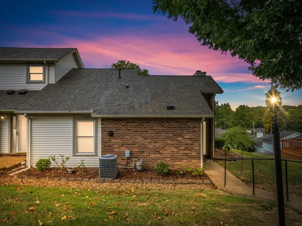 104 Village Cir, Dickson, TN 37055