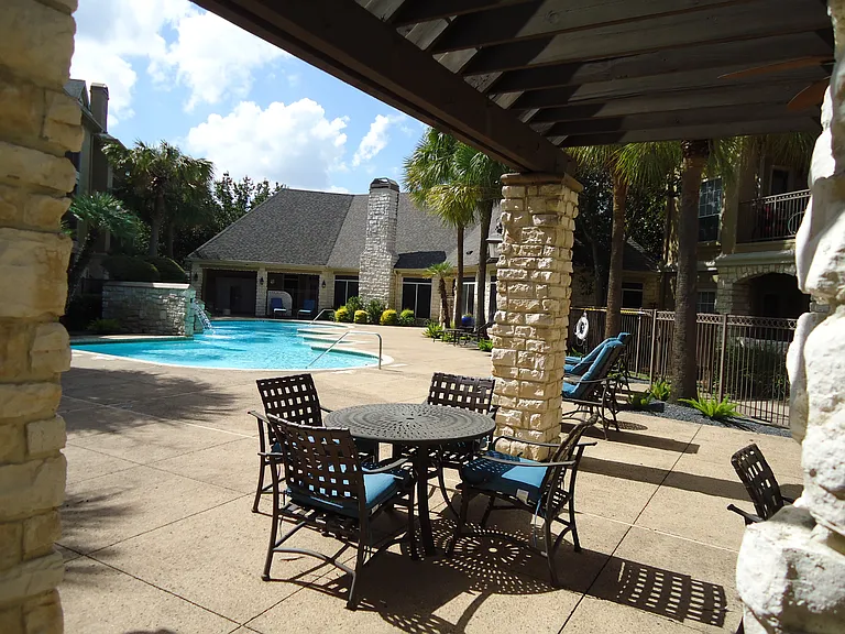 2921 Briarpark Dr — Photo 37