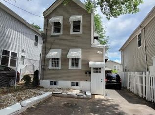 442 S 9th St, Newark, NJ 07103