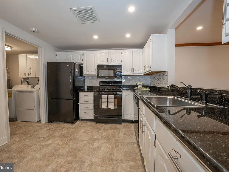 504 Mountainview Dr — Photo 6