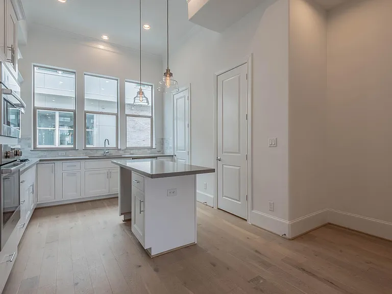 4057 Leeland St — Photo 12