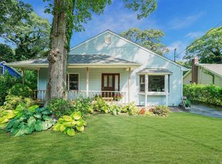 15 Patchogue Rd, Sound Beach, NY 11789