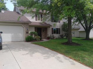 8710 Spring Forest Dr, Fort Wayne, IN 46804