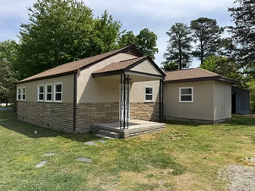 1043 Bradley Ln Photo 1