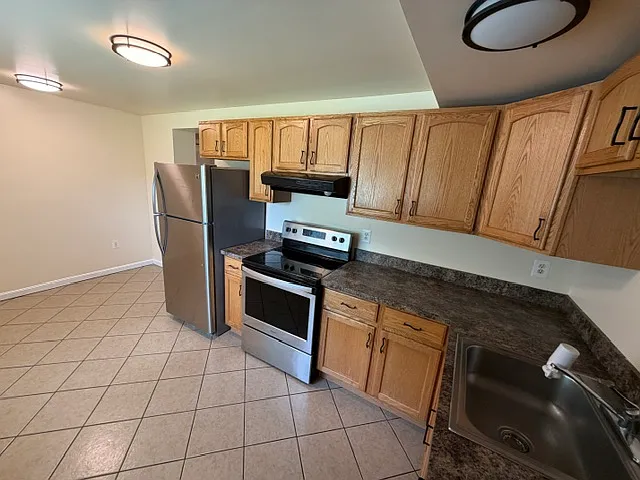 2 bed, 1600 sqft, $2,200 — Photo 2