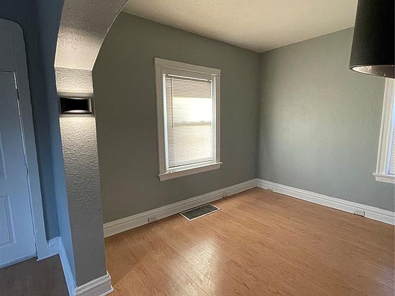 4th image of 2708 Old Hanley Rd