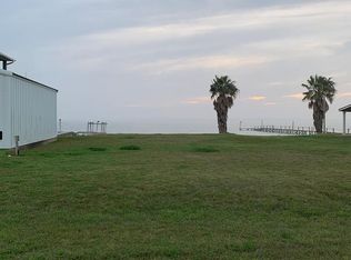 702 Porpoise Dr, Palacios, TX 77465