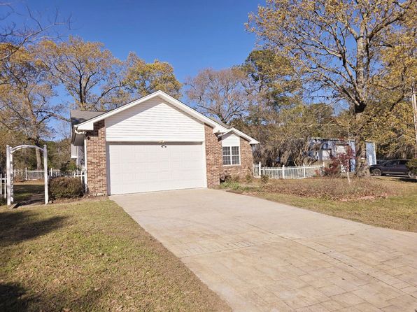 1575 Cottage Dr, Summerton, SC 29148