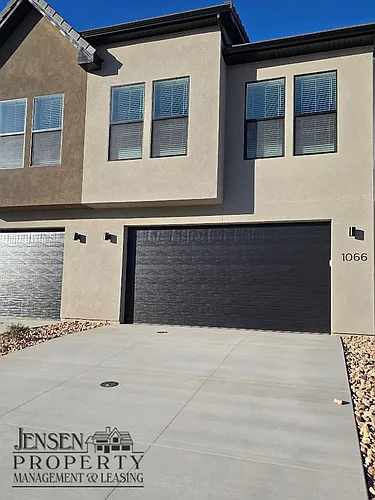 1066 W Albertine Ln Photo 1