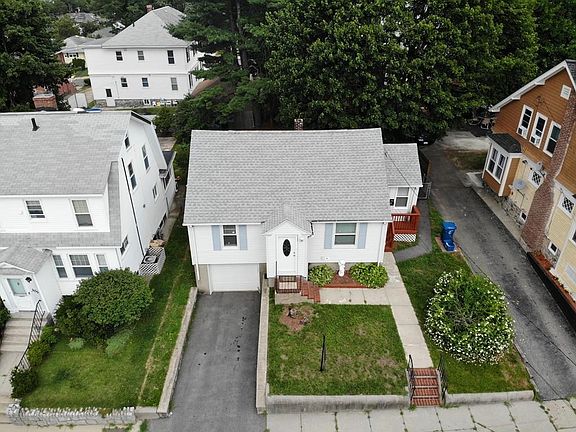 3rd image of 1133 Essex St