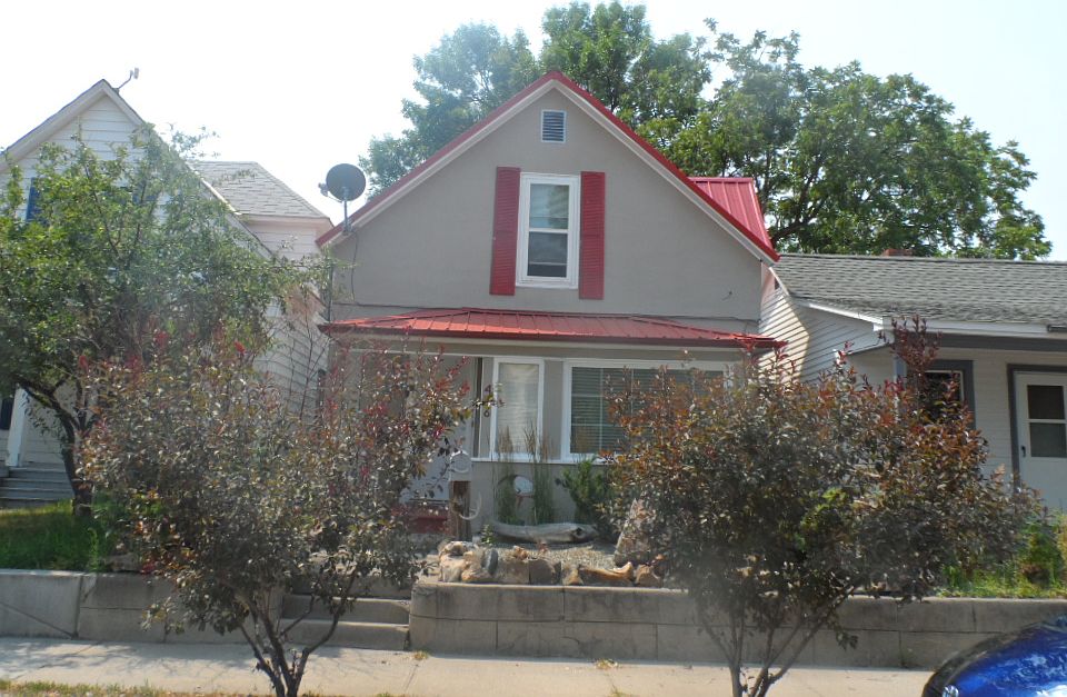 1st image of 406 S 2nd St