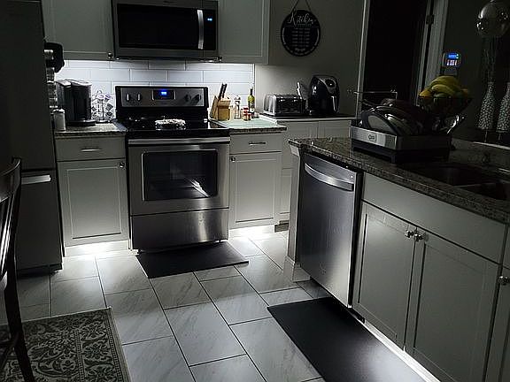 4th image of 2394 Stevens Ave