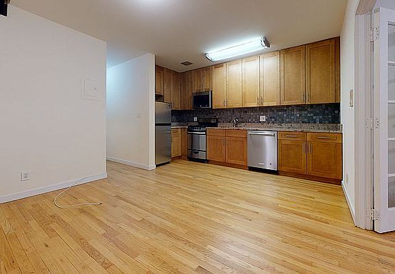 3rd image of 1458 2nd Ave #2S