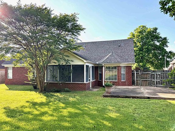 2nd image of 6895 Tiffany Oaks Cv