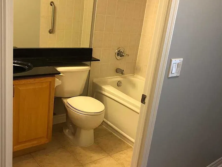 33 Elm Dr W #1502 — Photo 9