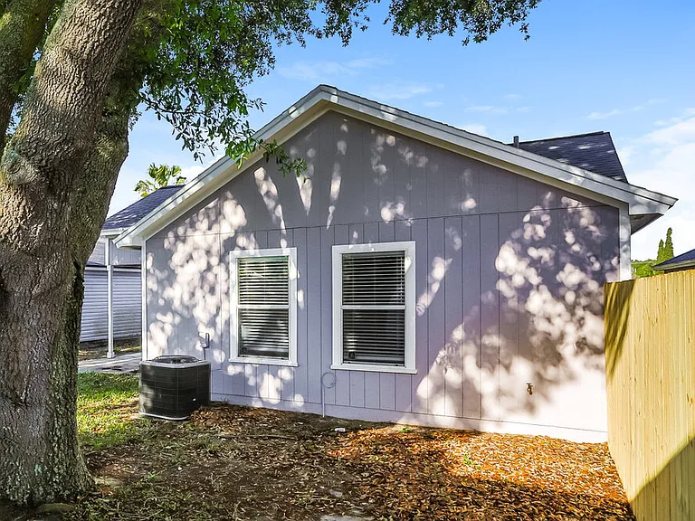309 Carriann Cove Trl W — Photo 16