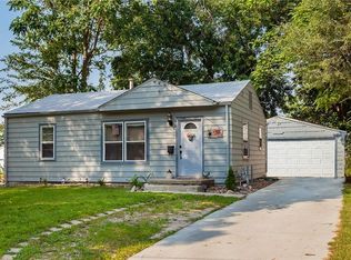 1232 E 33rd Ct, Des Moines, IA 50317
