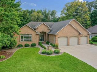 3094 Warm Springs Dr, Green Bay, WI 54311