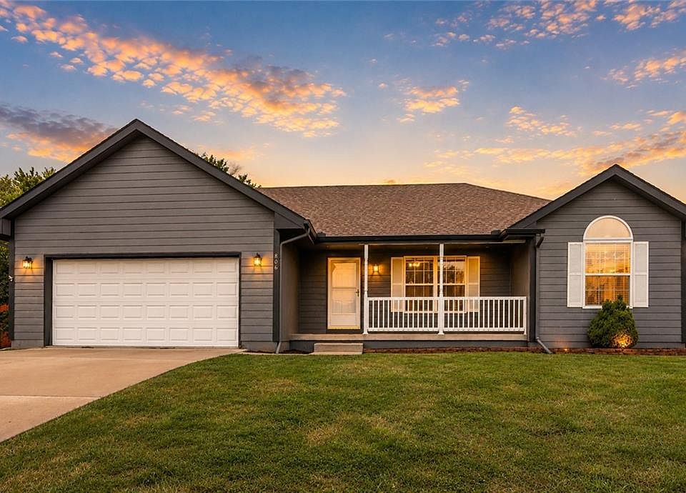1st image of 806 Garnet Cir