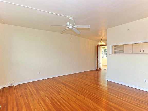 3rd image of 3229 Riverview Ln