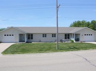 1819 9th St, Clay Center, KS 67432