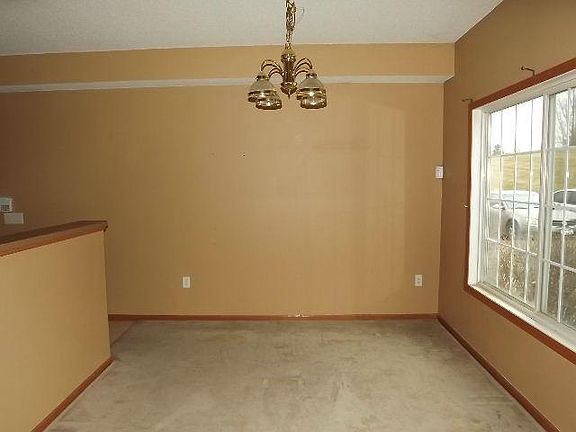 4th image of 1134 Bergmann Dr