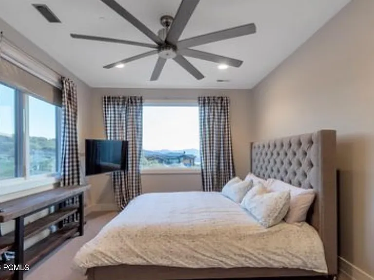1135 E Lasso Trl — Photo 22