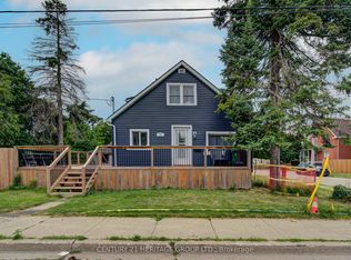 42 Henry St, Cambridge, ON N1R 3W4