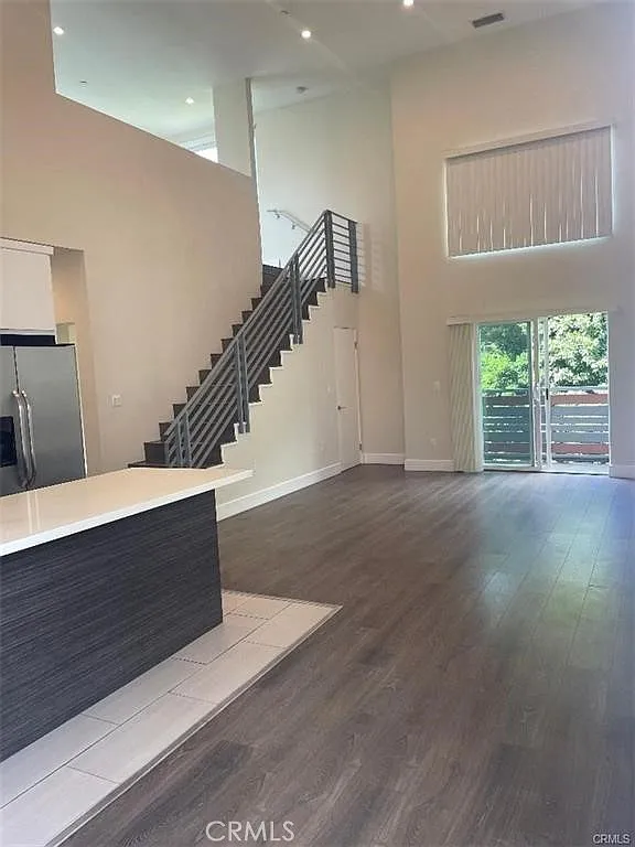 3 bed, 1291 sqft, $3,650 — Photo 3