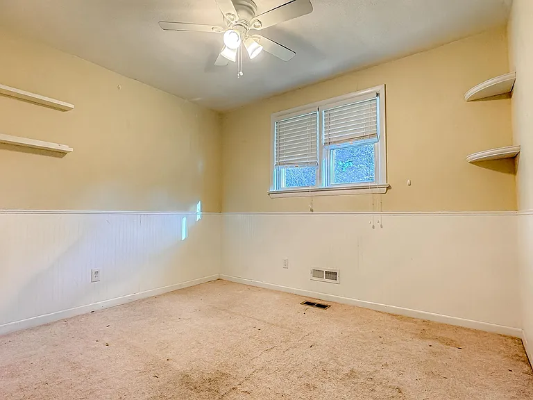 1346 Tallwood St — Photo 18