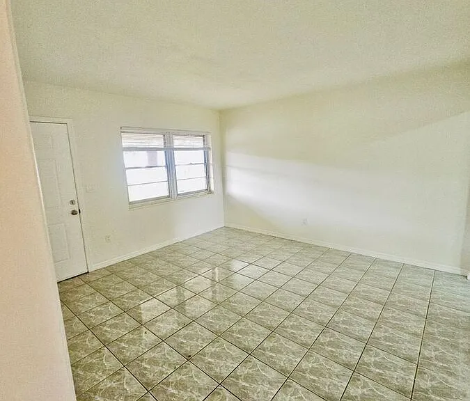 611 Avenue G SE — Photo 24