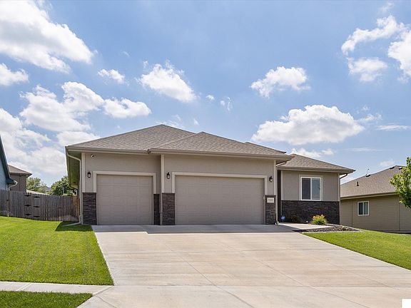 2nd image of 7155 Harvest Dr