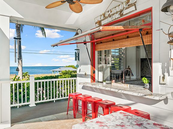 5th image of 65 Tarpon Ave