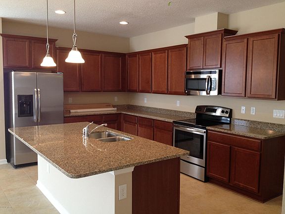 2nd image of 15919 LEXINGTON PARK Boulevard #296