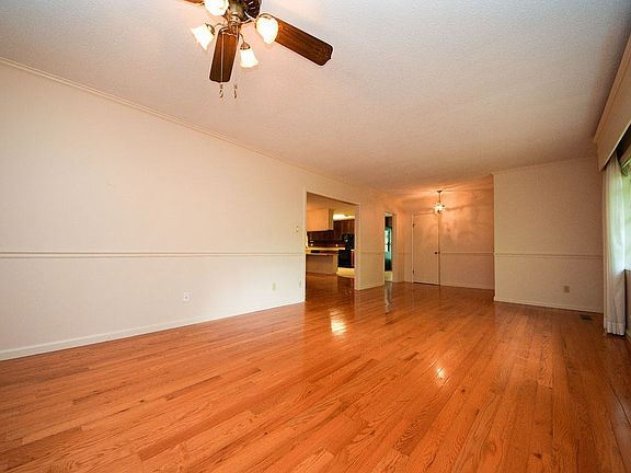 4th image of 243 Wilson Heights Cir NE