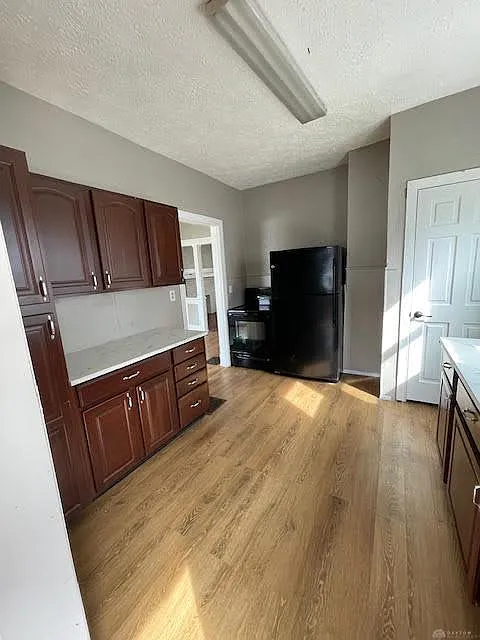 2 bed, 1.5 bath, 1008 sqft, $1,300 — Photo 3
