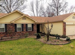 2 Riesling Ct, Saint Charles, MO 63304