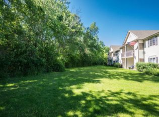 584 Pewaukee Rd, Pewaukee, WI 53072