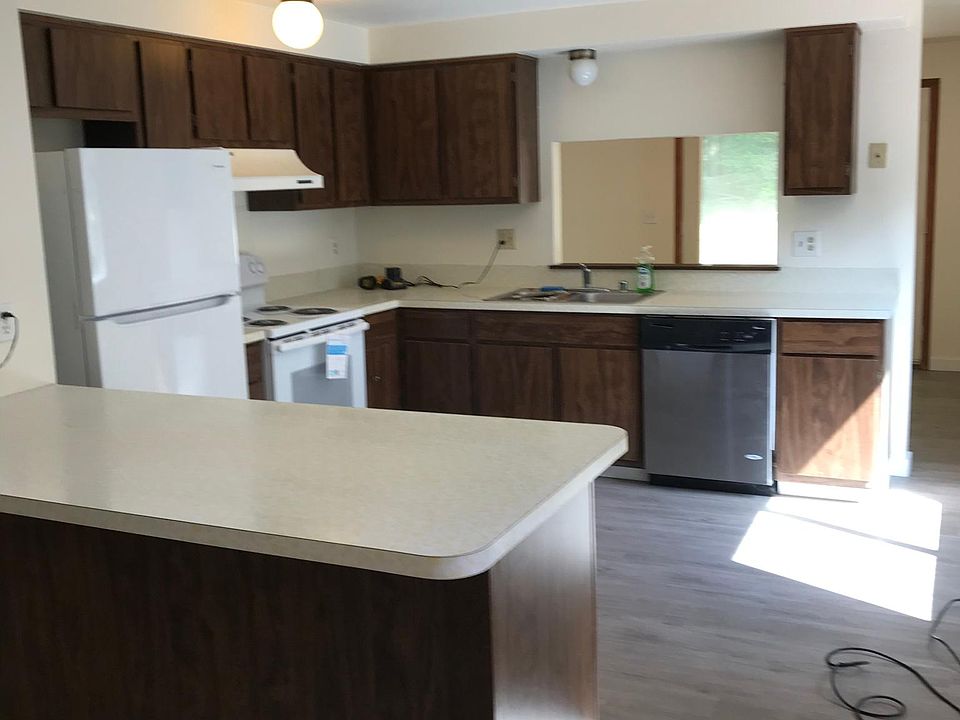 2nd image of 26447 Kingsview Loop NE