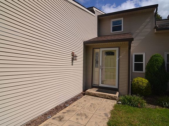 2nd image of 204 Loretta Ln