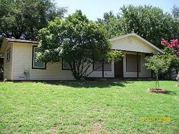 1st image of 206 N Shorewood Dr
