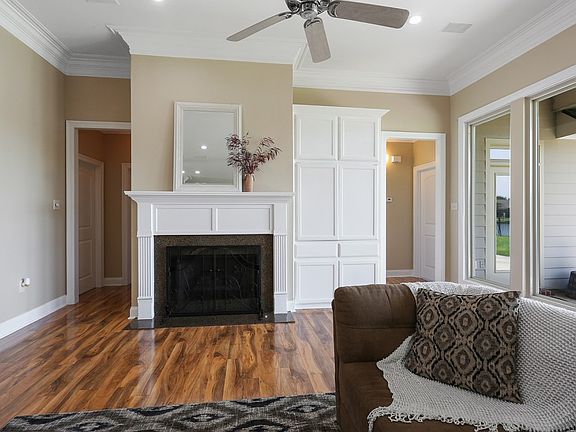 4th image of 18171 Lake Harbor Ln