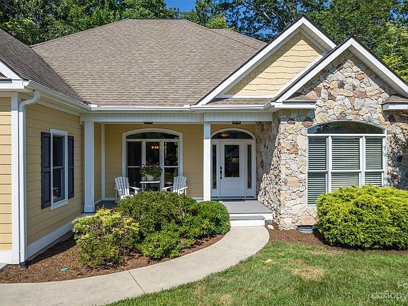 2nd image of 117 Dawn Mist Ct