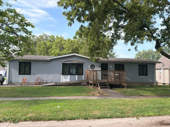 810 W 3rd St, Cameron, MO 64429