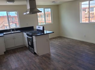 946 1/2 W 74th St, Los Angeles, CA 90044